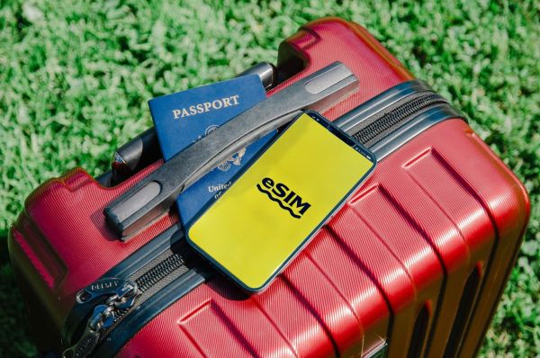 Top Reasons to Choose an eSIM for Your Hong Kong Adventure